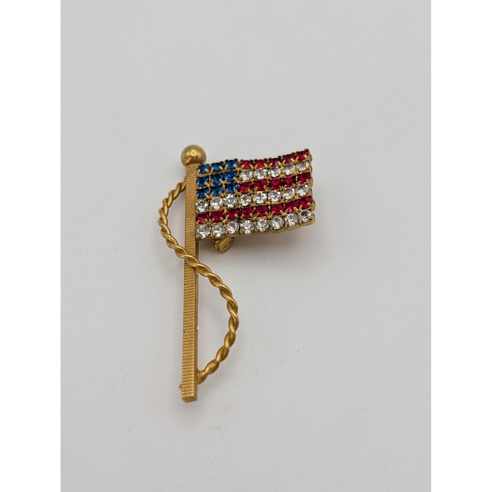 Vintage Gold Tone Rhinestone American Flag Brooch Patriotic USA Flagpole Pin